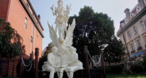 Indonesia gifts U.S. a Saraswati statue