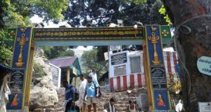 Potential Indian Politician ?  Official Caught on Camera Stealing Temple Money