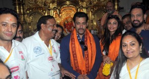 Salman Khan visits Siddhivinayak temple