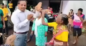 Video : “Peaceful” Hindu Auntyji Goes Into Chappal Welcoming Mode When Christian Missionaries Turn Up