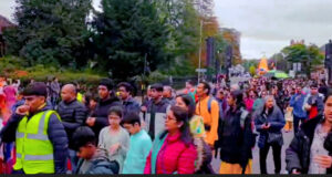 Video : Hindus Hijack London Streets With Song And Dance