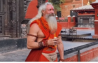 Video : 7 Foot Russian Hindu Ascetic with Warrior Physique Visits MahaKumbh