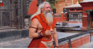 Video : 7 Foot Russian Hindu Ascetic with Warrior Physique Visits MahaKumbh