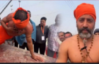 Video : Maha Kumbh: Seer Does One-Hand Pushup To Give Message Of Fitness