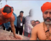 Video : Maha Kumbh: Seer Does One-Hand Pushup To Give Message Of Fitness